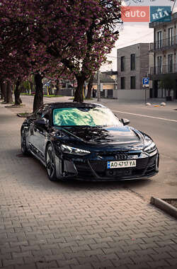 Купе Audi RS e-tron GT 2021 в 