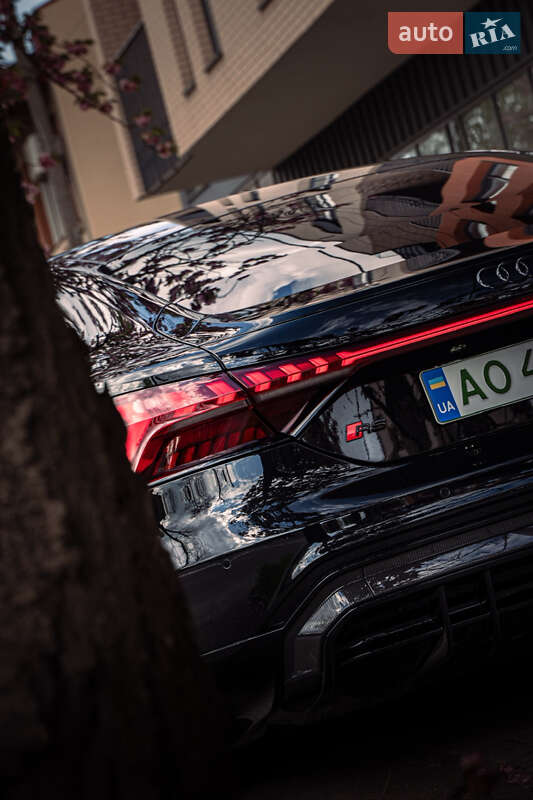 Купе Audi RS e-tron GT 2021 в Ужгороді