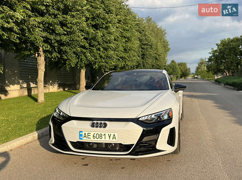 Купе Audi RS e-tron GT 2022 в Дніпрі