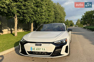 Купе Audi RS e-tron GT 2022 в 