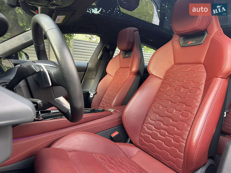 Купе Audi RS e-tron GT 2022 в Дніпрі