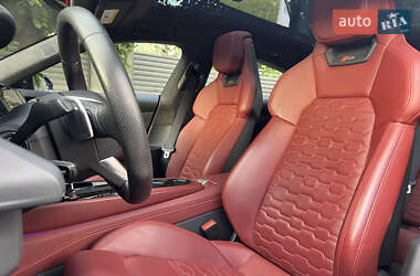 Купе Audi RS e-tron GT 2022 в 