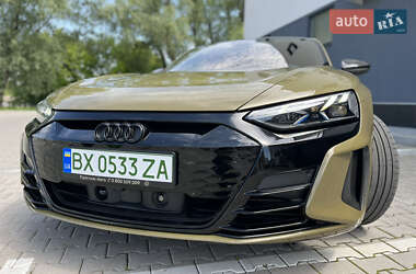 Купе Audi RS e-tron GT 2021 в 