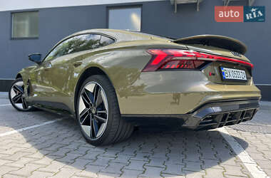 Купе Audi RS e-tron GT 2021 в 