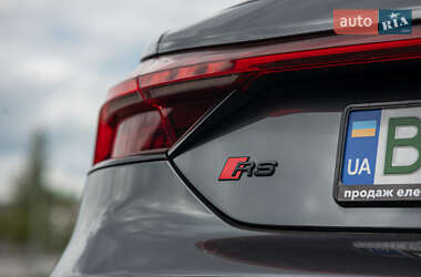 Лифтбек Audi RS e-tron GT 2022 в 