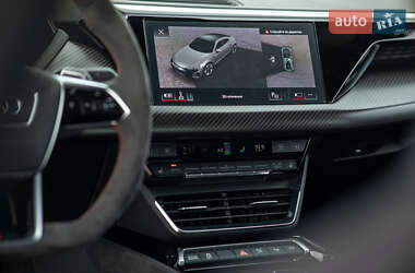 Лифтбек Audi RS e-tron GT 2022 в 