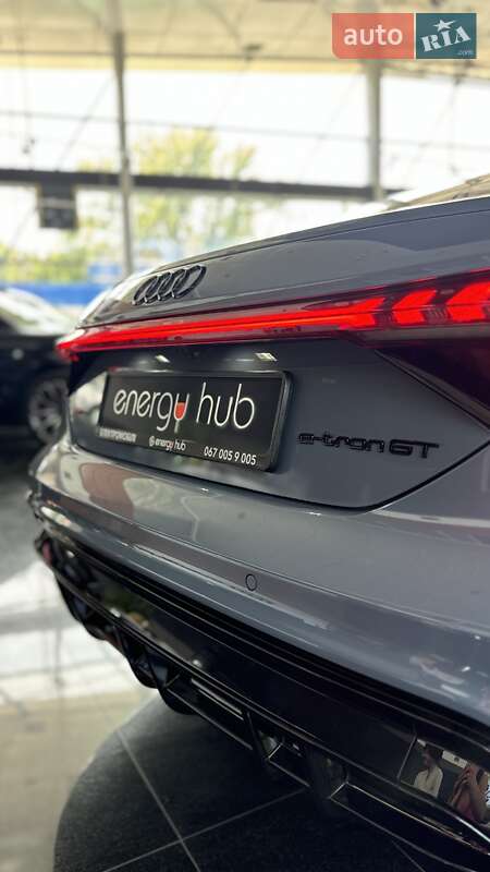 Купе Audi RS e-tron GT 2023 в Дніпрі