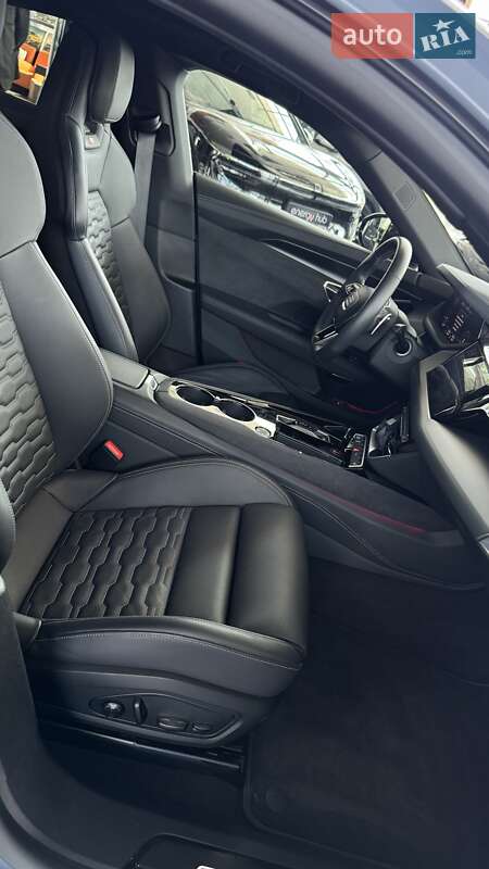 Купе Audi RS e-tron GT 2023 в Дніпрі