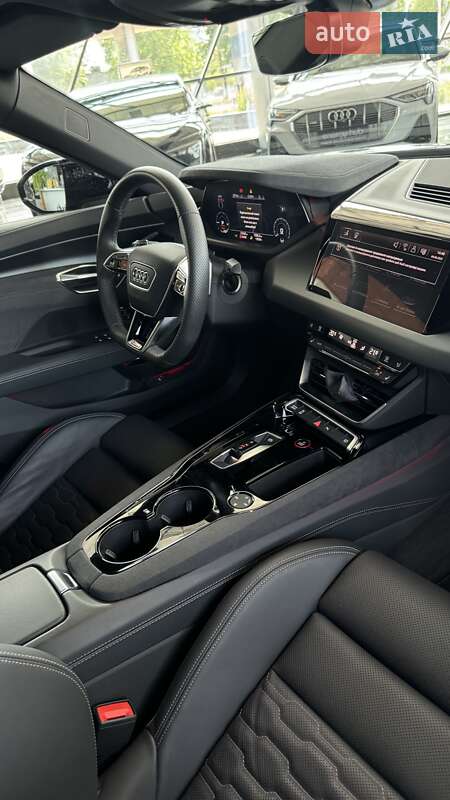 Купе Audi RS e-tron GT 2023 в Дніпрі