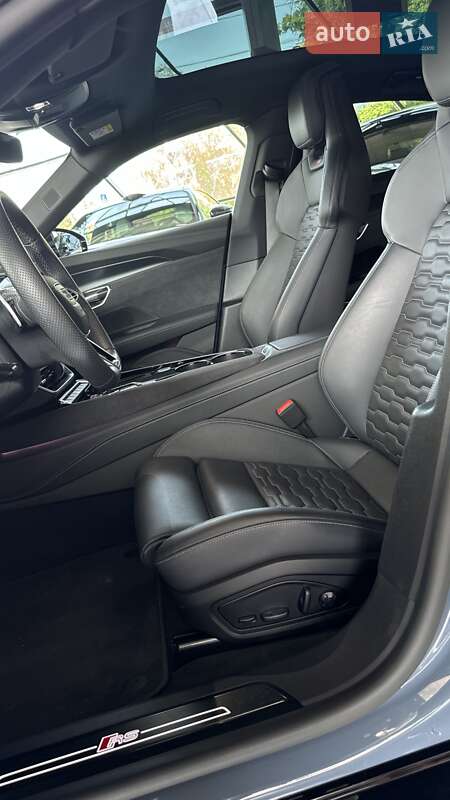 Купе Audi RS e-tron GT 2023 в Дніпрі