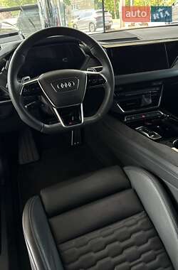 Купе Audi RS e-tron GT 2023 в 