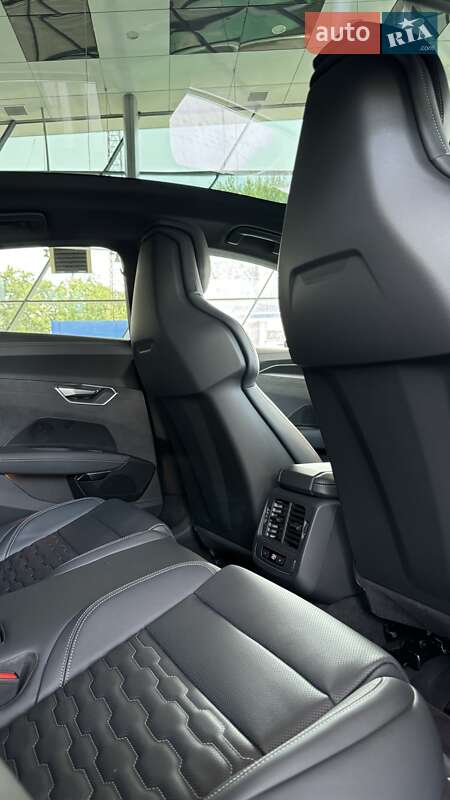 Купе Audi RS e-tron GT 2023 в Дніпрі