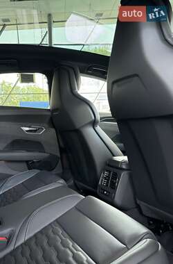 Купе Audi RS e-tron GT 2023 в 