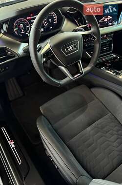 Купе Audi RS e-tron GT 2023 в 