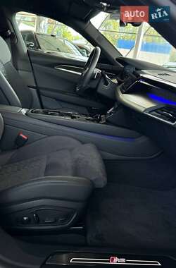Купе Audi RS e-tron GT 2023 в 