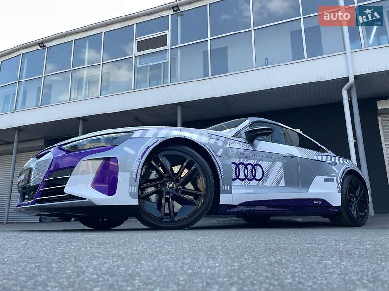 Купе Audi RS e-tron GT 2024 в Києві