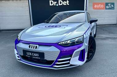 Купе Audi RS e-tron GT 2024 в 