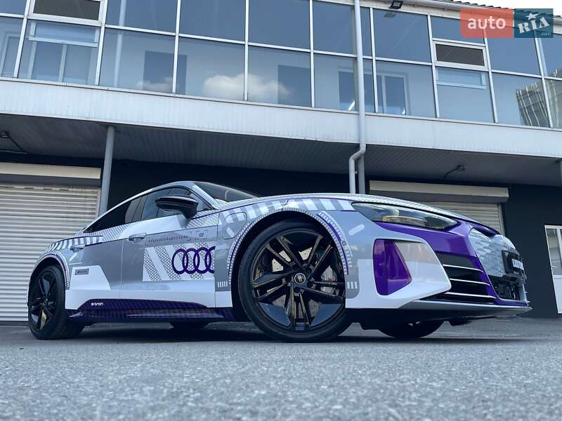 Купе Audi RS e-tron GT 2024 в Києві