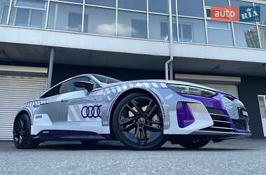 Купе Audi RS e-tron GT 2024 в 