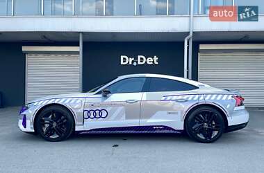 Купе Audi RS e-tron GT 2024 в 
