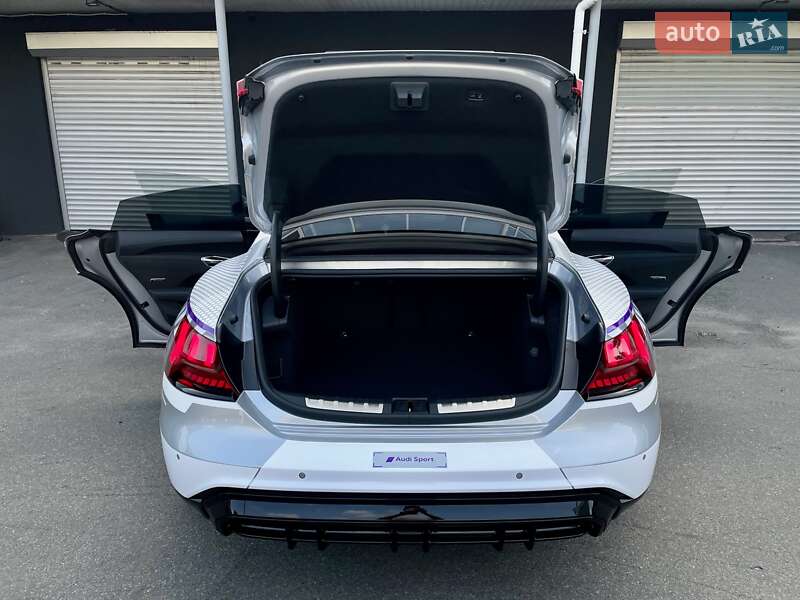 Купе Audi RS e-tron GT 2024 в Києві