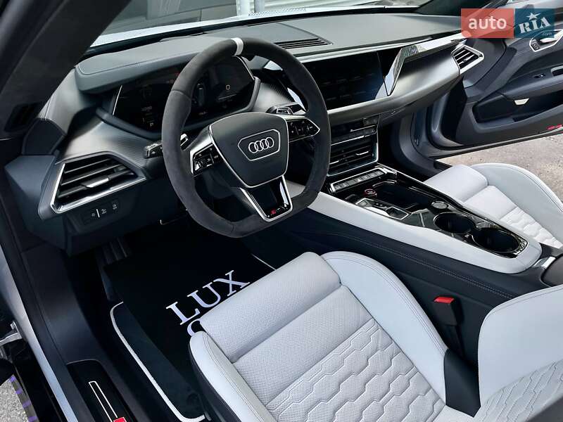 Купе Audi RS e-tron GT 2024 в Києві