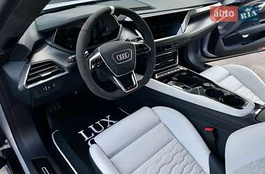 Купе Audi RS e-tron GT 2024 в 
