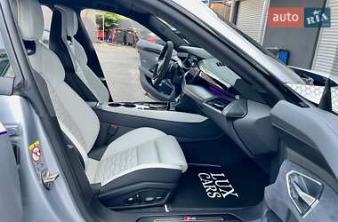 Купе Audi RS e-tron GT 2024 в 