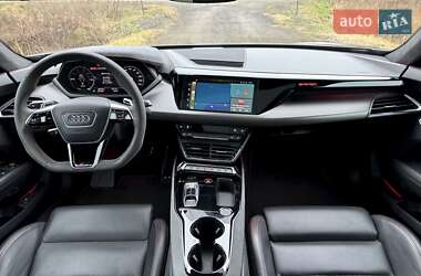 Купе Audi RS e-tron GT 2021 в 