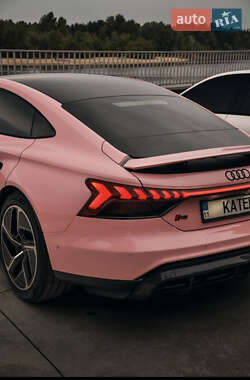 Купе Audi RS e-tron GT 2022 в 