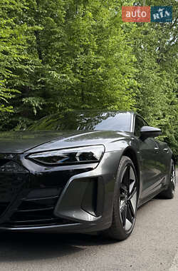 Купе Audi RS e-tron GT 2021 в 