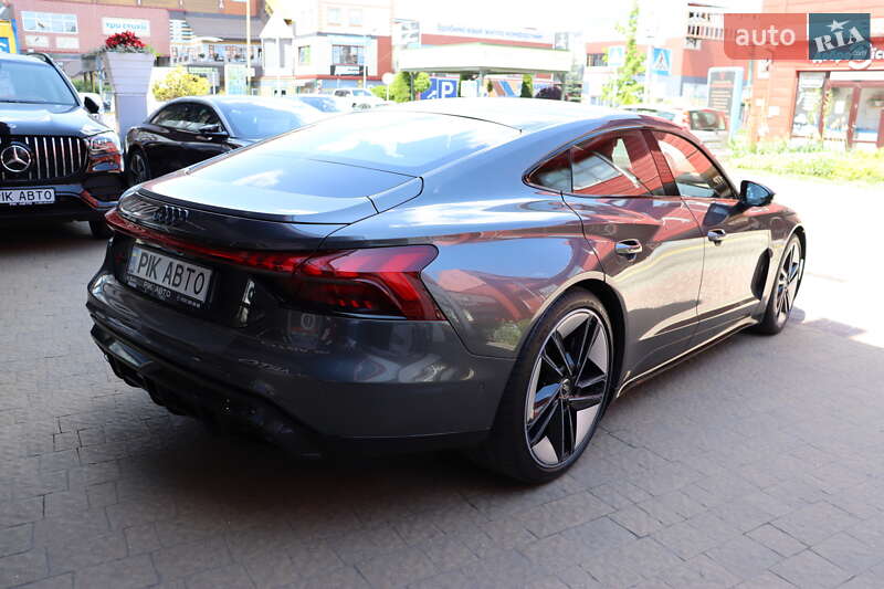 Купе Audi RS e-tron GT 2022 в Львове