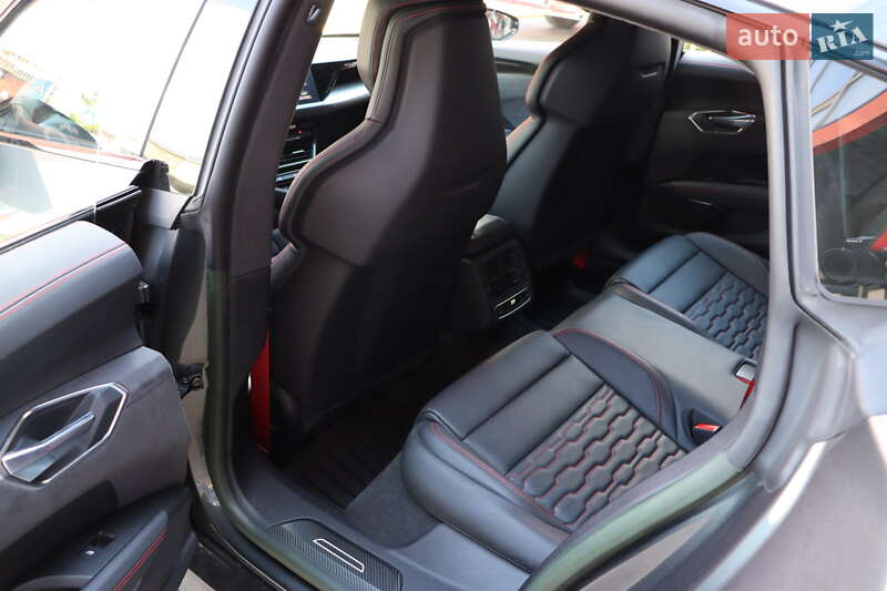 Купе Audi RS e-tron GT 2022 в Львове