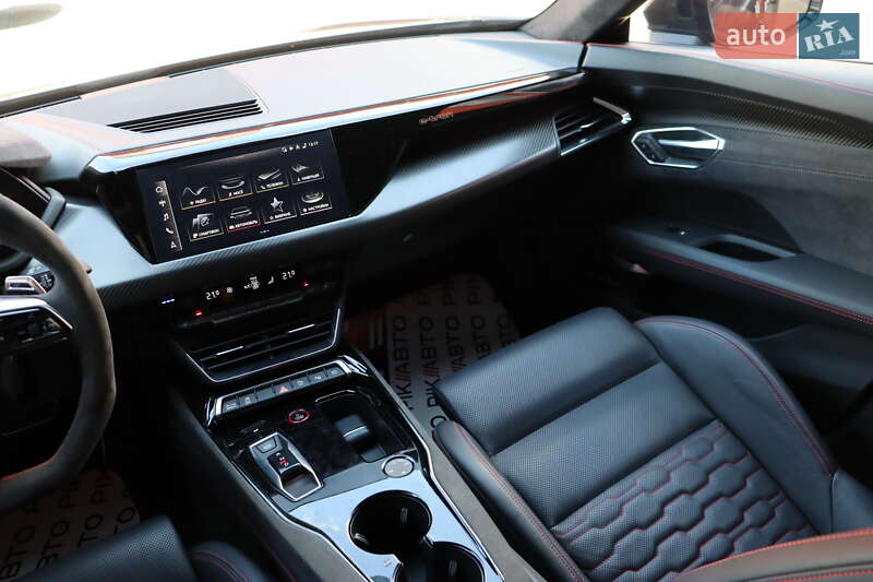 Купе Audi RS e-tron GT 2022 в Львове