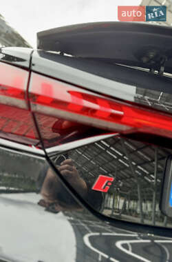Купе Audi RS e-tron GT 2021 в 