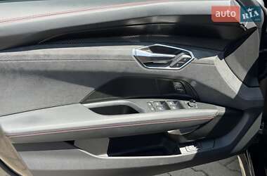 Купе Audi RS e-tron GT 2022 в 