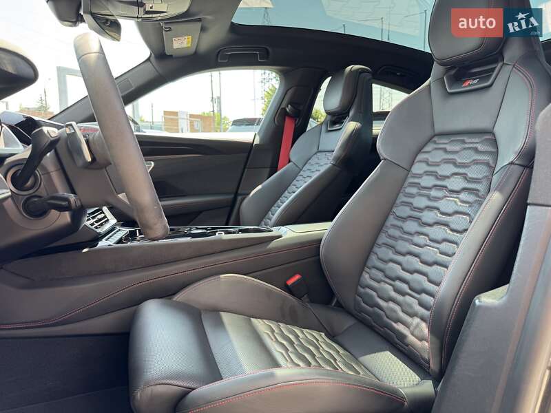 Купе Audi RS e-tron GT 2022 в Черновцах