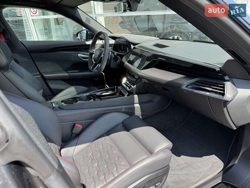Купе Audi RS e-tron GT 2022 в Черновцах