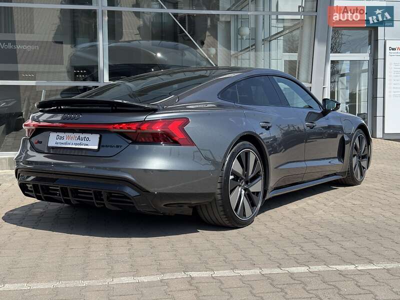 Купе Audi RS e-tron GT 2022 в Черновцах