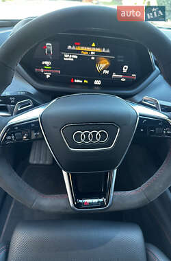 Купе Audi RS e-tron GT 2021 в 