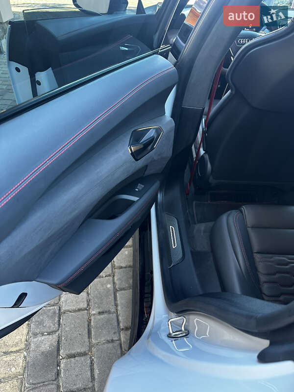 Купе Audi RS e-tron GT 2021 в Стрые