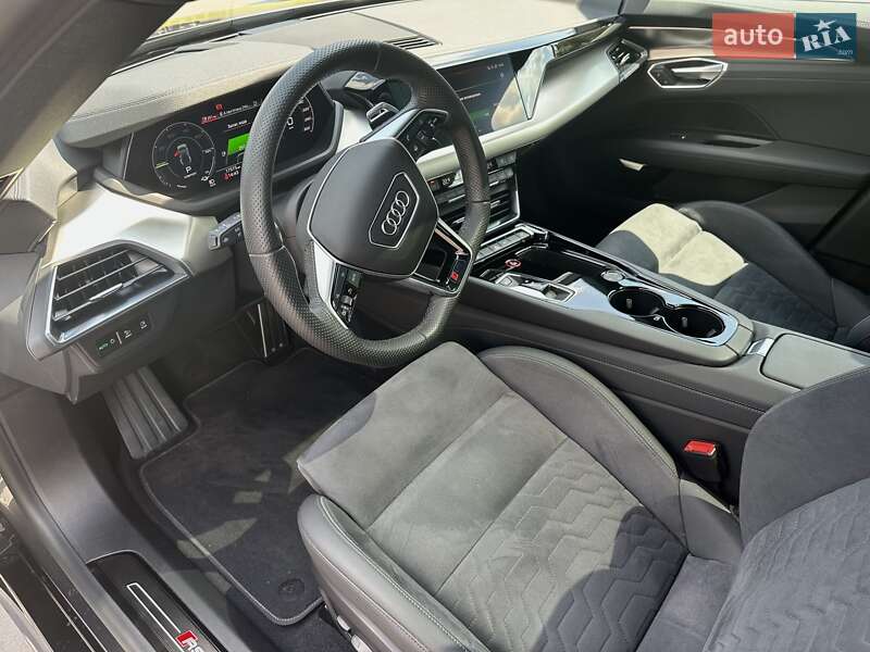 Купе Audi RS e-tron GT 2023 в Дніпрі
