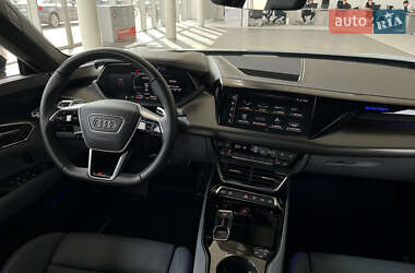 Купе Audi RS e-tron GT 2023 в 