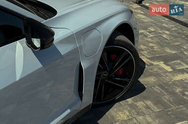 Купе Audi RS e-tron GT 2022 в 