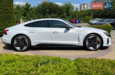 Купе Audi RS e-tron GT 2021 в 