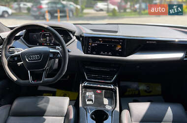 Купе Audi RS e-tron GT 2021 в 