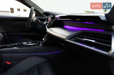 Купе Audi RS e-tron GT 2021 в 
