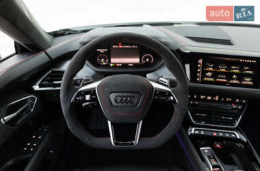 Купе Audi RS e-tron GT 2021 в 