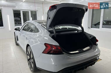 Купе Audi RS e-tron GT 2022 в 