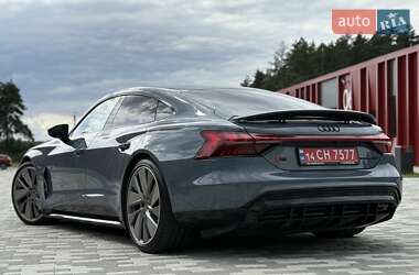 Купе Audi RS e-tron GT 2021 в 